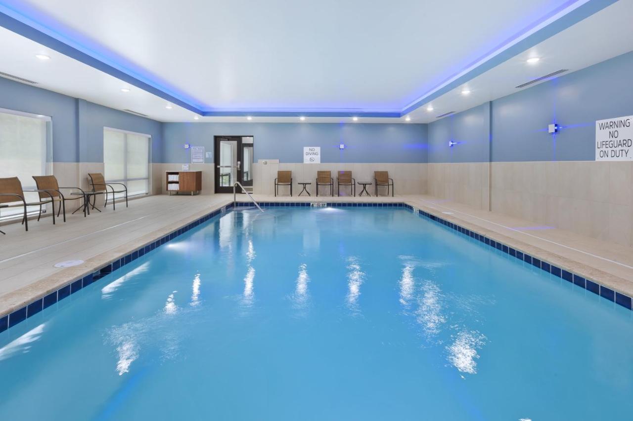 Holiday Inn Express & Suites - Painesville - Concord By Ihg Εξωτερικό φωτογραφία