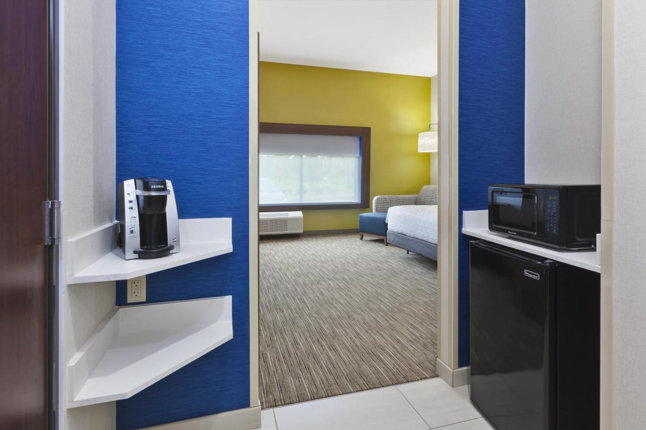 Holiday Inn Express & Suites - Painesville - Concord By Ihg Εξωτερικό φωτογραφία