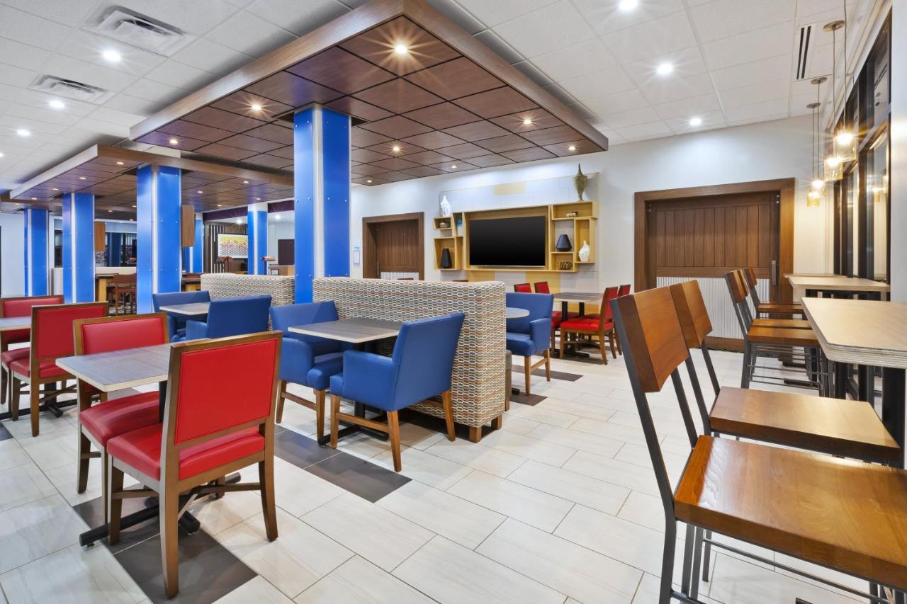 Holiday Inn Express & Suites - Painesville - Concord By Ihg Εξωτερικό φωτογραφία