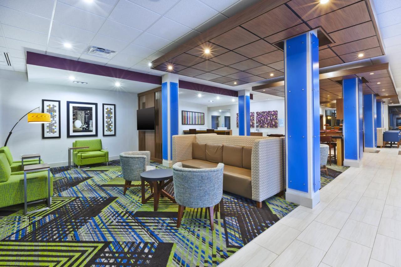 Holiday Inn Express & Suites - Painesville - Concord By Ihg Εξωτερικό φωτογραφία