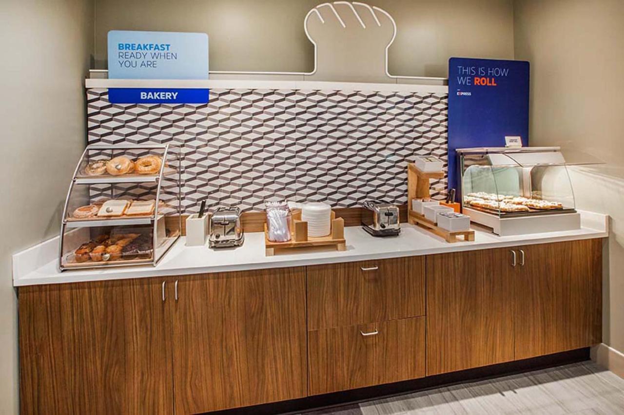 Holiday Inn Express & Suites - Painesville - Concord By Ihg Εξωτερικό φωτογραφία