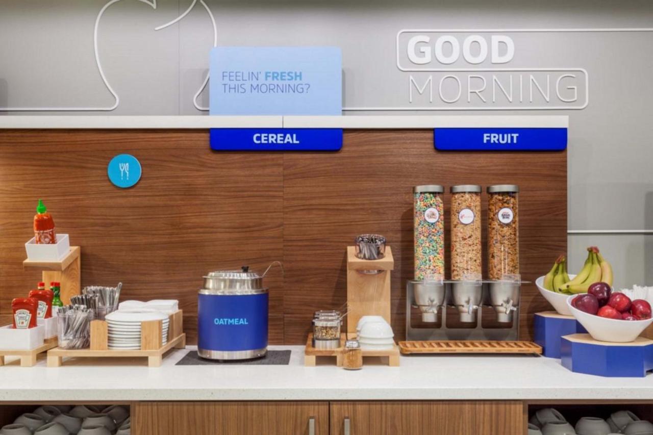 Holiday Inn Express & Suites - Painesville - Concord By Ihg Εξωτερικό φωτογραφία