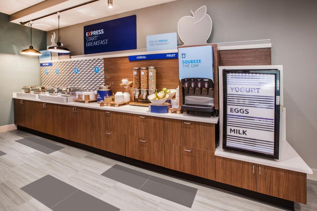 Holiday Inn Express & Suites - Painesville - Concord By Ihg Εξωτερικό φωτογραφία